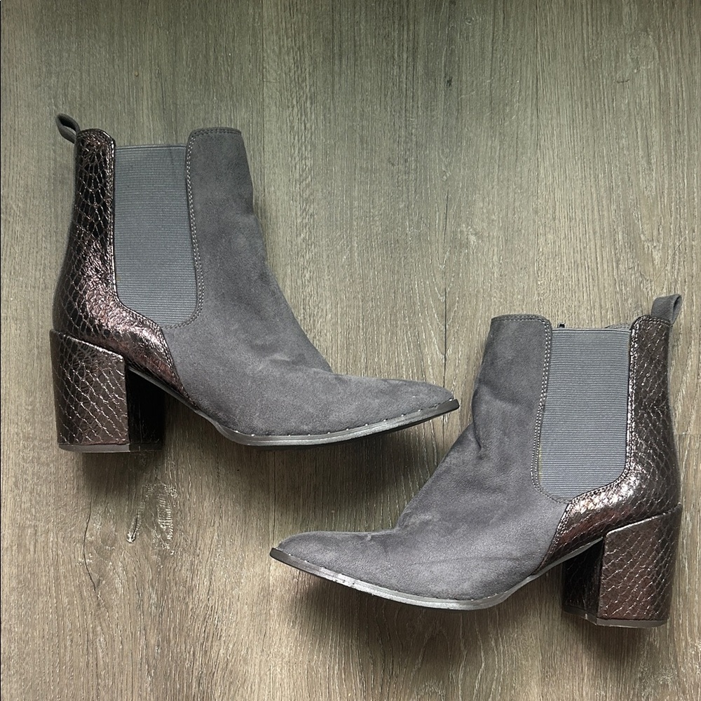 Elegant Gray Ankle Boots